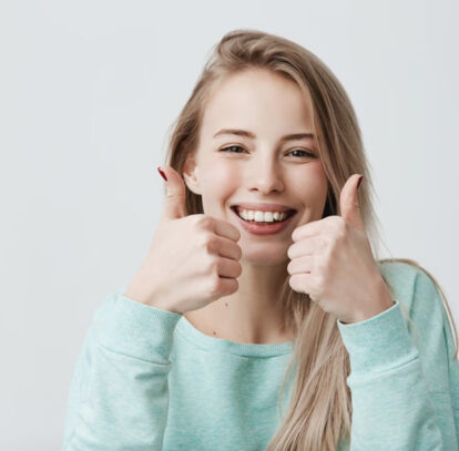5 Reasons to Choose Professional Teeth Whitening Over At-Home Methods